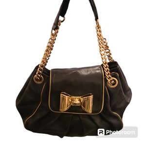BETSEY JOHNSON BLACK LEATHER BIW HANDBAG LNC.